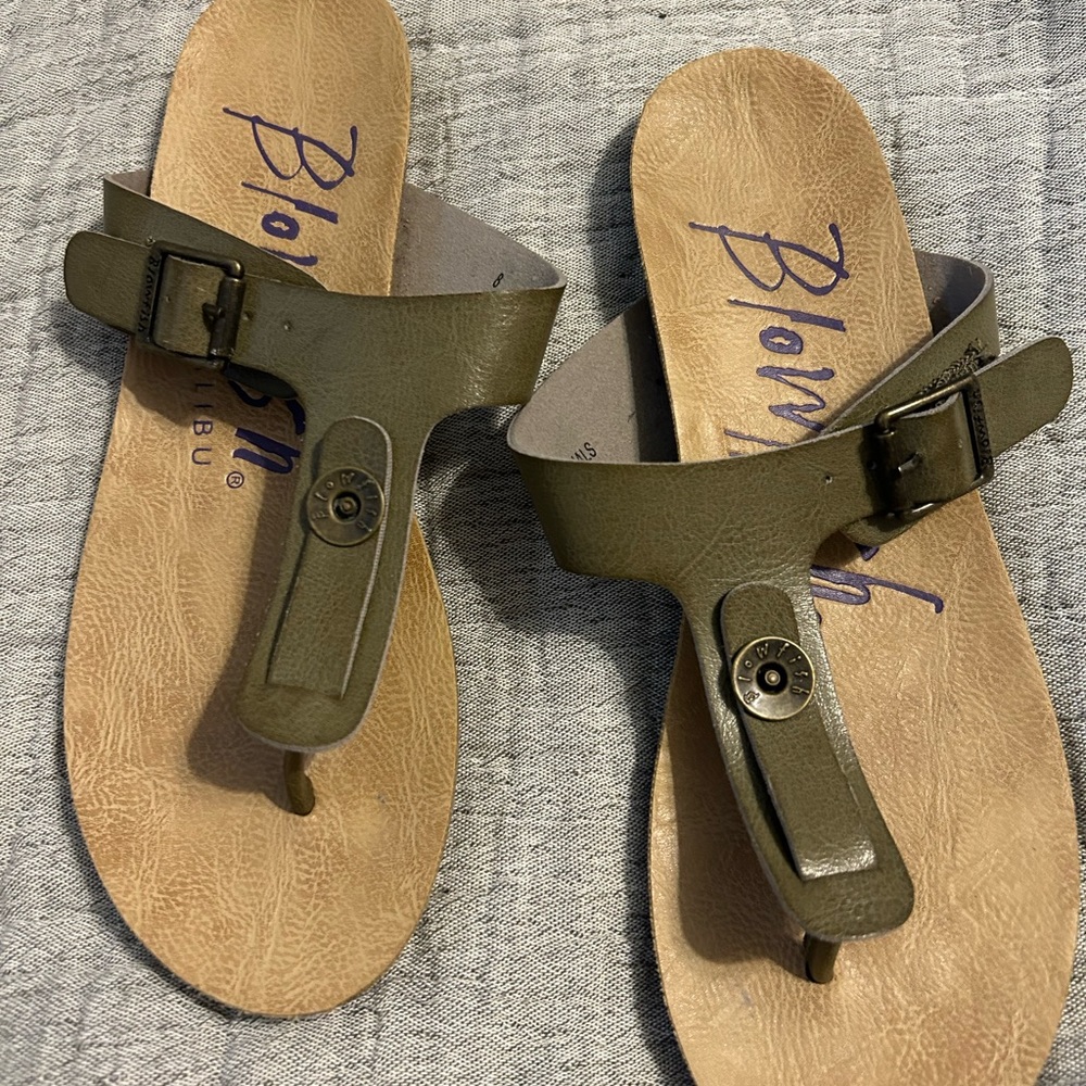 Blowfish flip flops